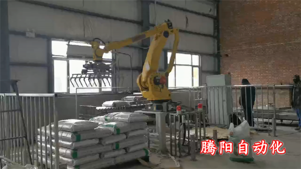 肥料碼垛機(jī)器人肥料生產(chǎn)線(xiàn)工作效率高