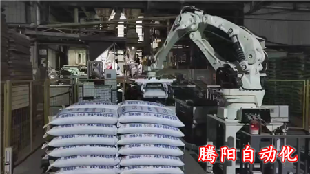 不用人工來回搬運(yùn)伸縮式輸送機(jī)和碼垛機(jī)器人完成卸車碼垛省去多個(gè)人工