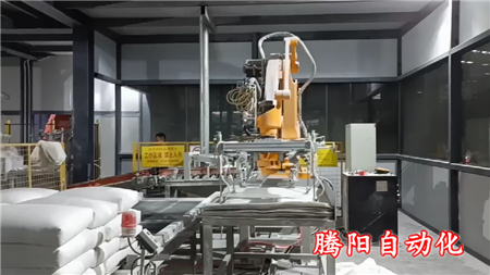 用一臺碼垛機(jī)器人自動鋪托盤自動碼垛