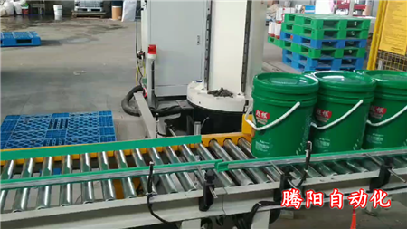 水溶肥立柱碼垛機(jī)器人一次多桶效率高