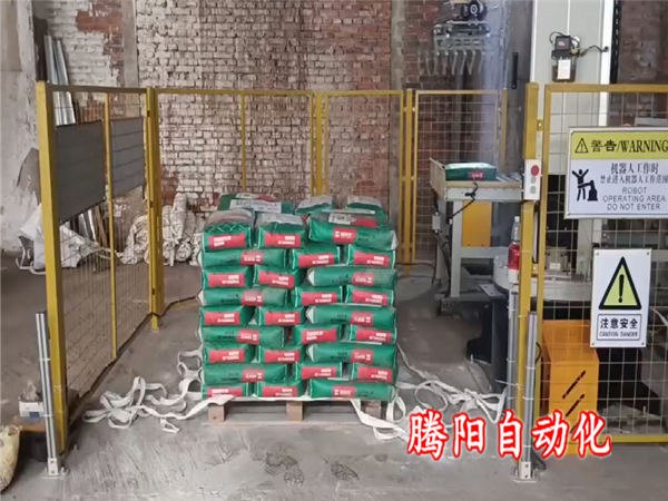 砂漿建材立柱碼垛機(jī)占地面積小中小企業(yè)也能實(shí)現(xiàn)自動(dòng)碼垛