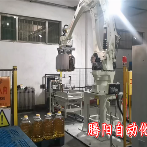 桶裝食用油碼垛機器人能24小時不間斷工作
