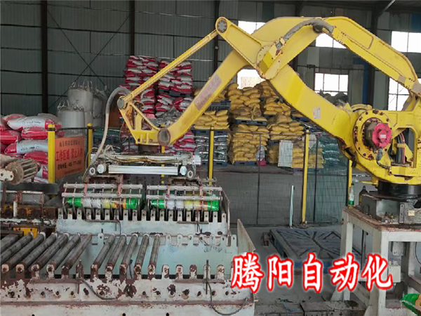 水泥碼垛機(jī)器人